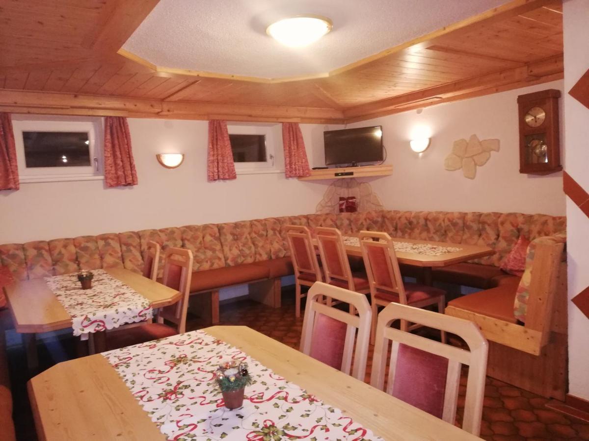 Pension Schoepf Arzl im Pitztal Eksteriør bilde